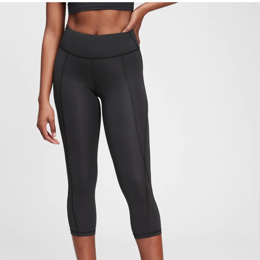 GapFit High Rise Crop Sculpt Compression Leggings